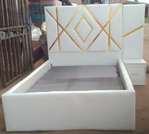 4 x 6  Royal Bedframe With Bedside