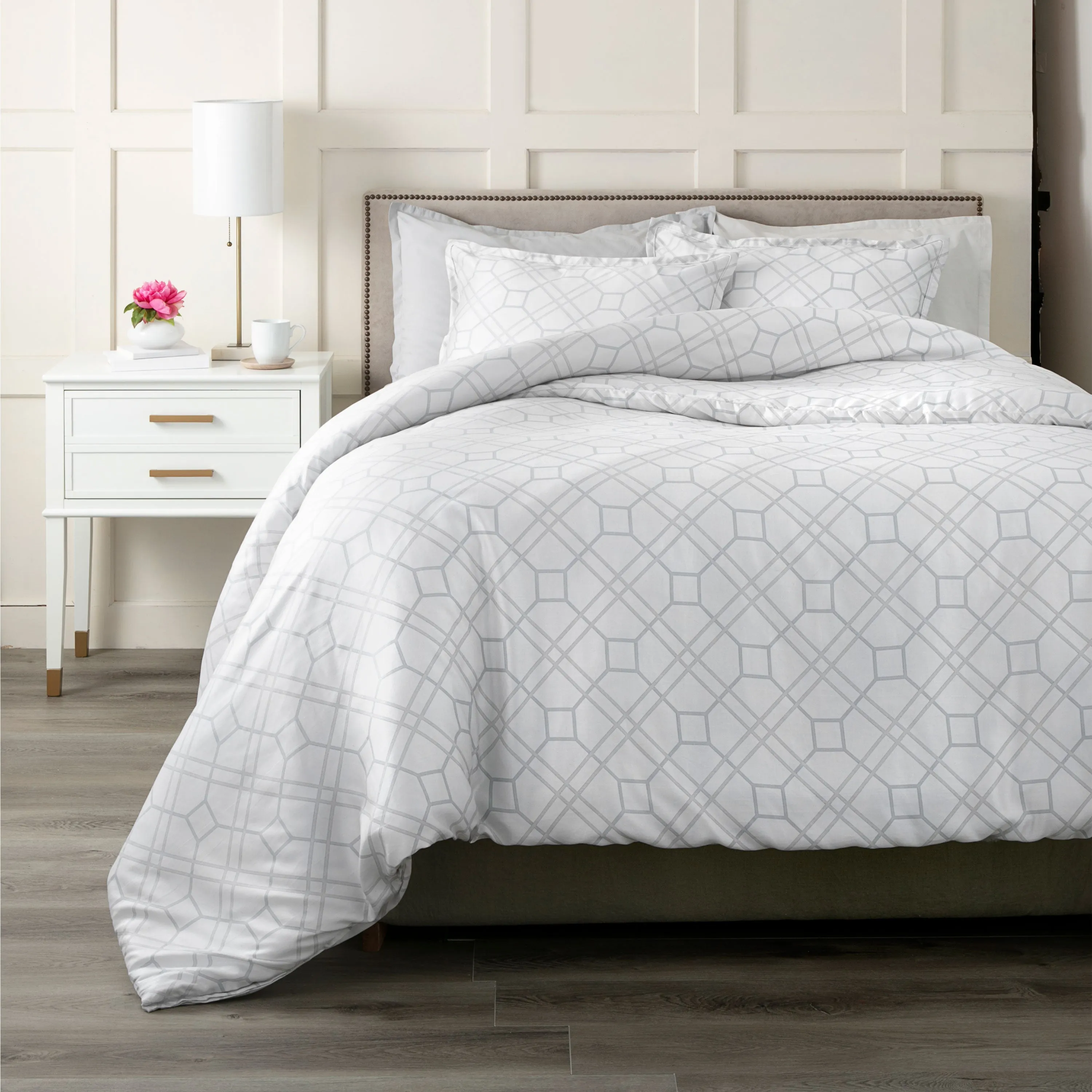 Atelier Martex Trellis Light Gray Comforter Set