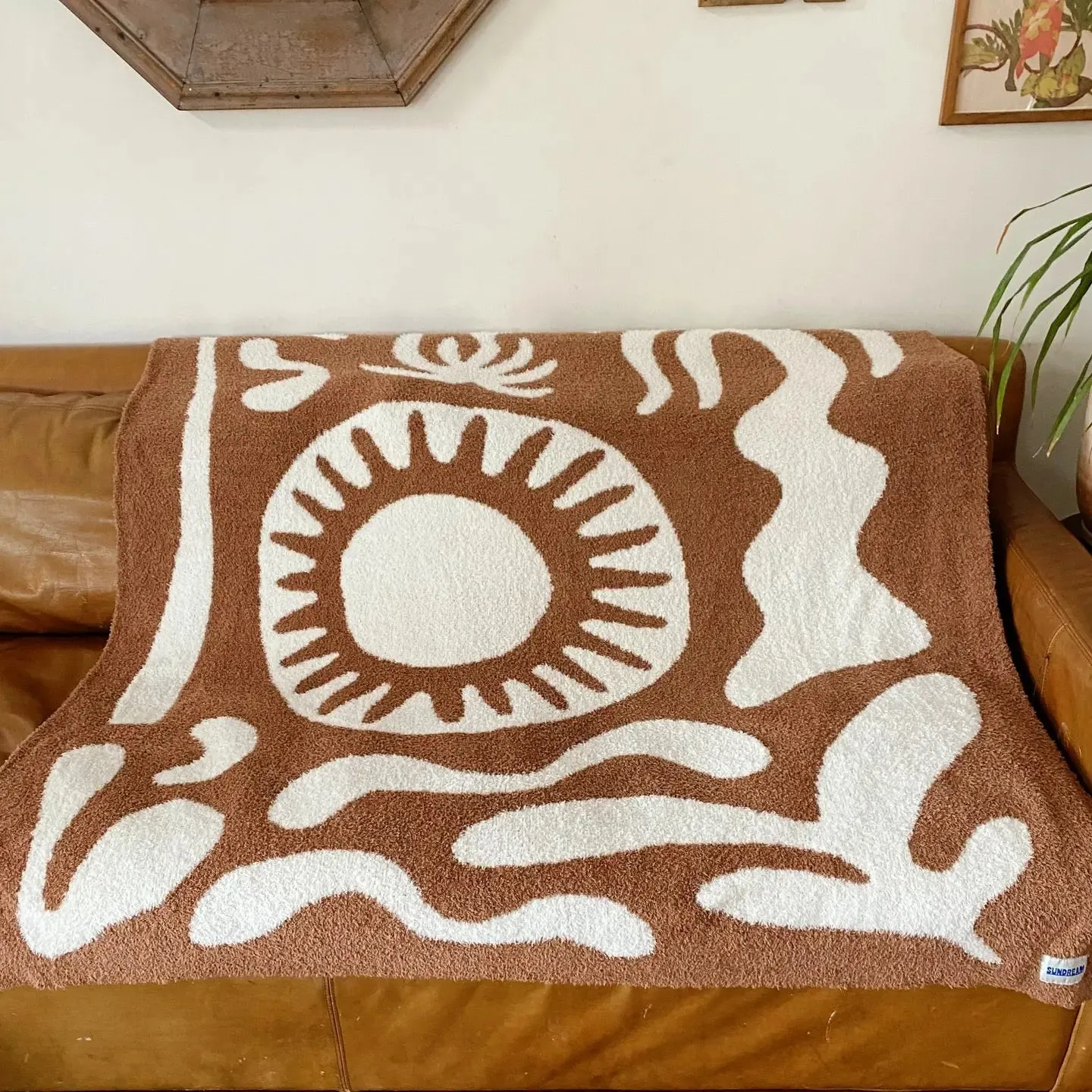 Paradise Plush Throw - Raw Umber